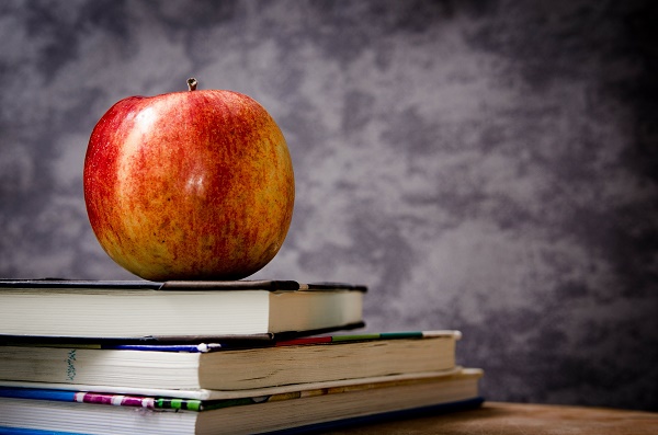 Apple and books